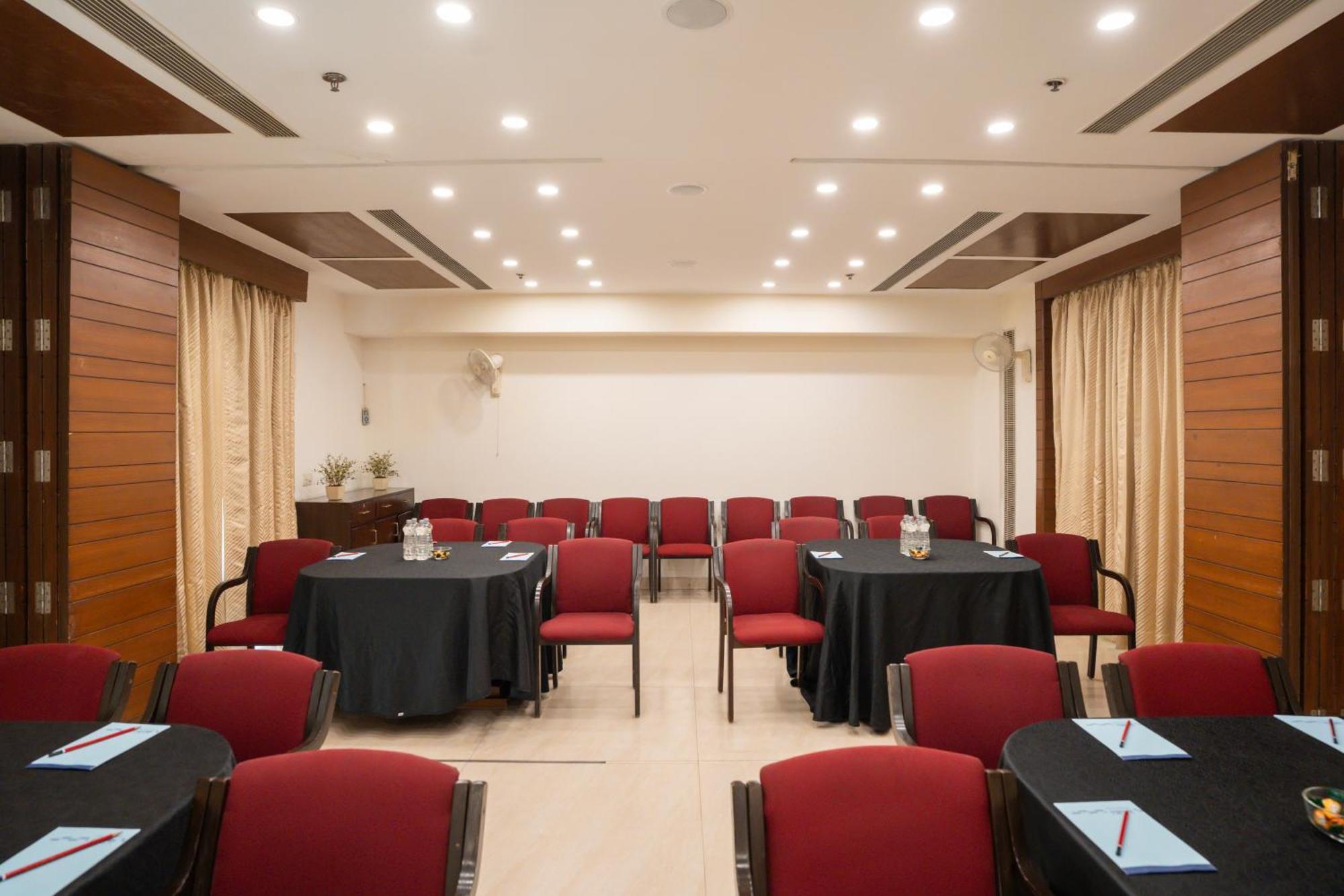 Ahuja Residency Cyber City II グルガウン エクステリア 写真